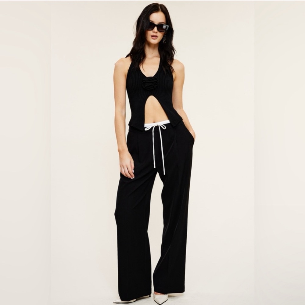 NWT Alexa Halter Rose Detail Ribbed Chic Top in Black, Size Small, Color Black